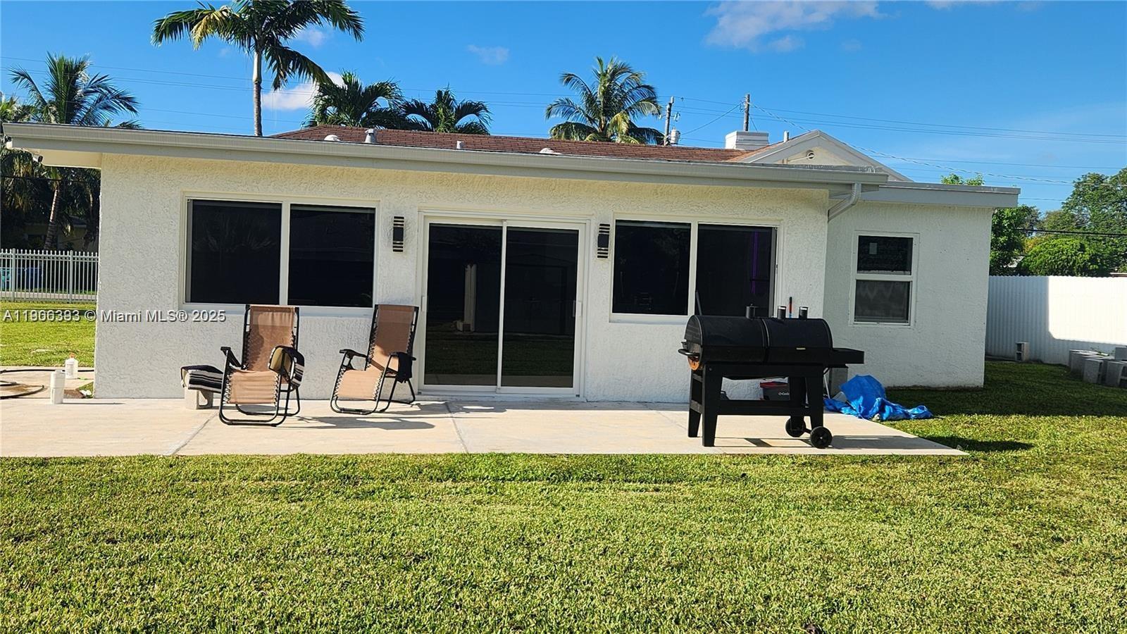 295 NE 150th St Miami, FL 33161