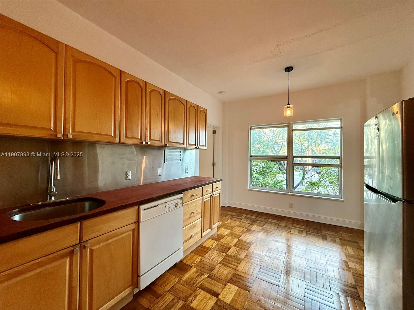 4035 N Meridian Ave #206 Miami Beach, FL 33140