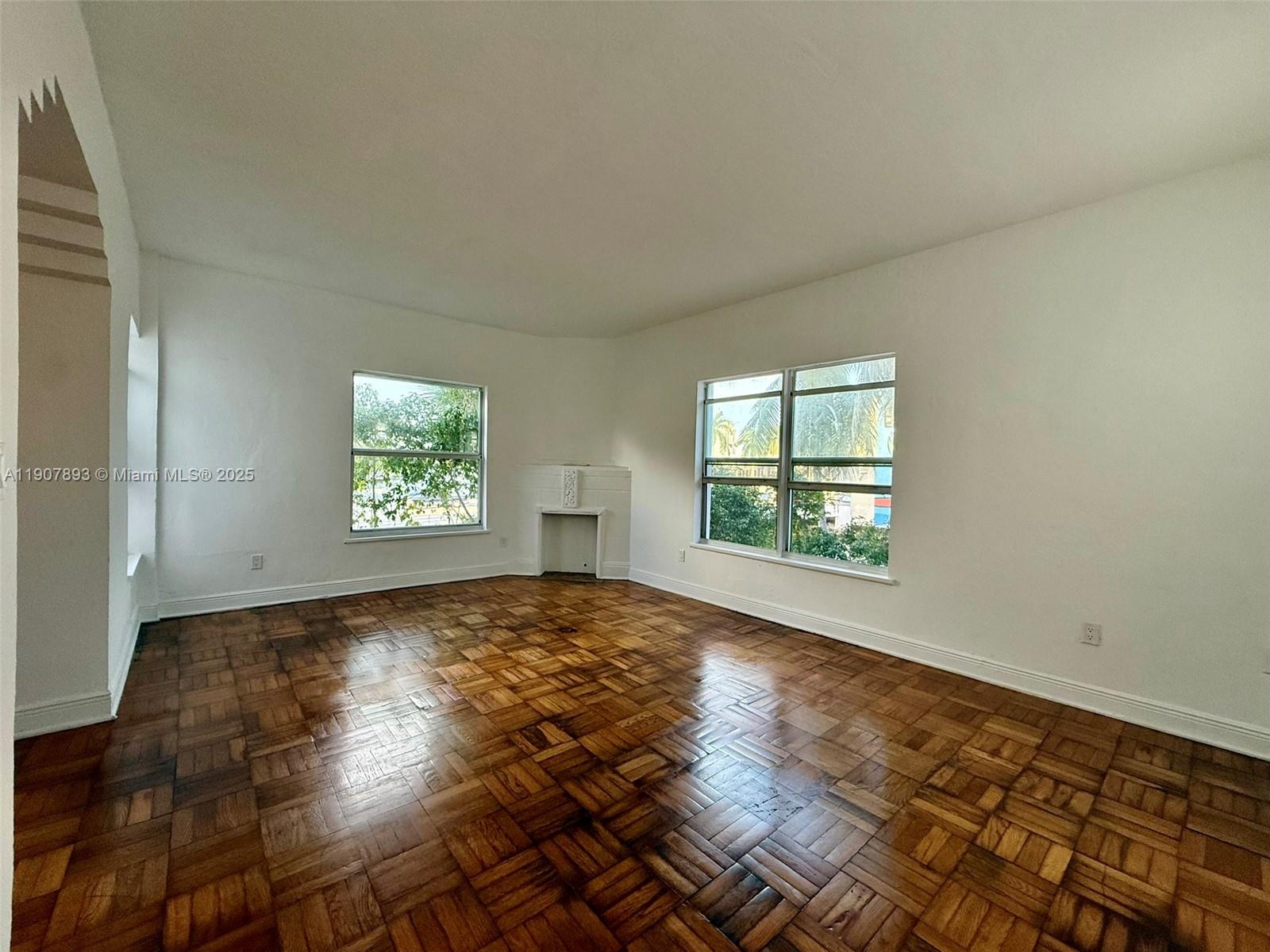 4035 N Meridian Ave #206 Miami Beach, FL 33140