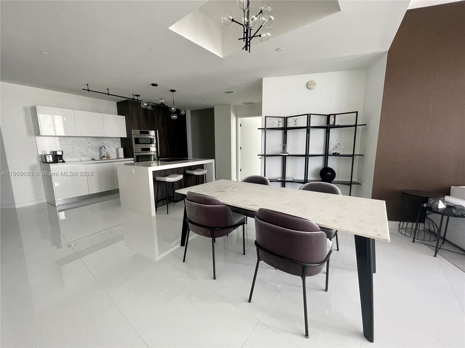 851 NE 1st Ave #2403 Miami, FL 33132