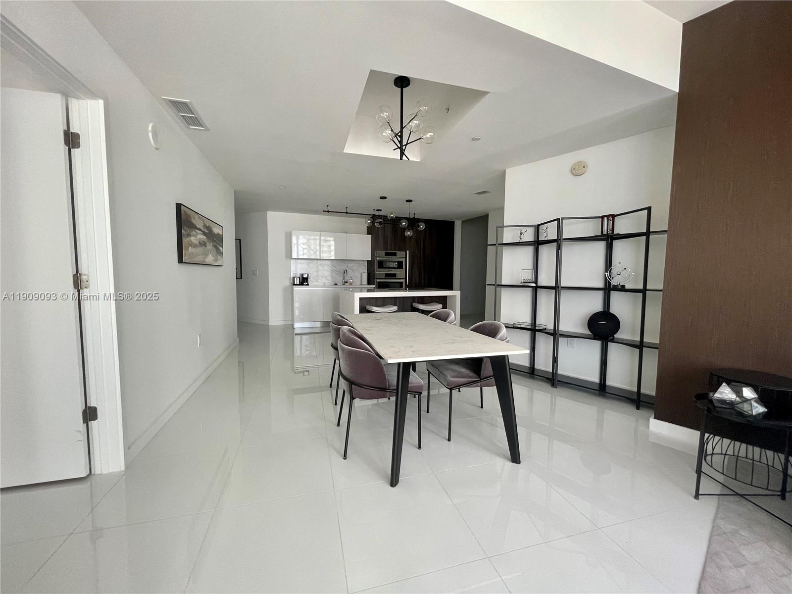 851 NE 1st Ave #2403 Miami, FL 33132