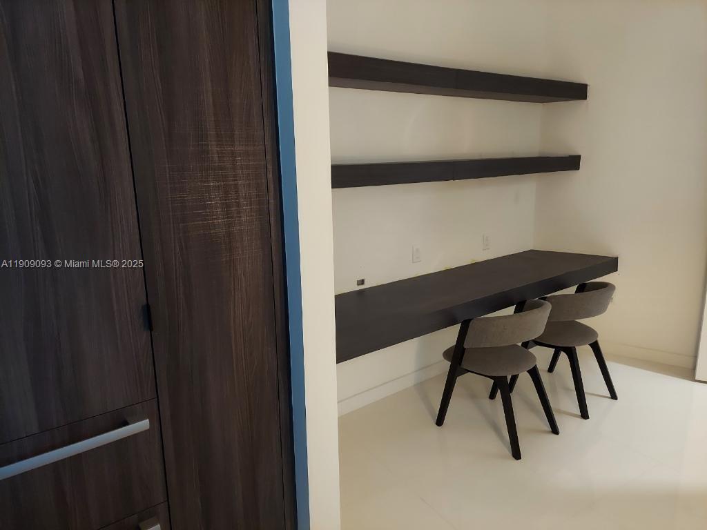 851 NE 1st Ave #2403 Miami, FL 33132