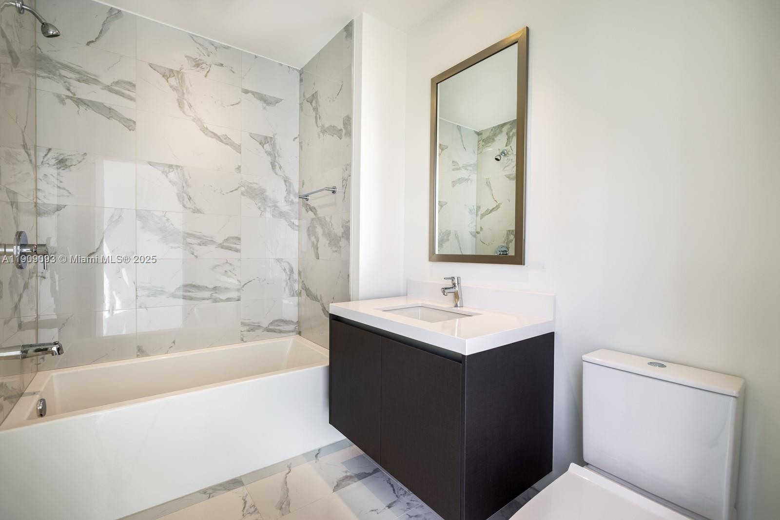 851 NE 1st Ave #2403 Miami, FL 33132