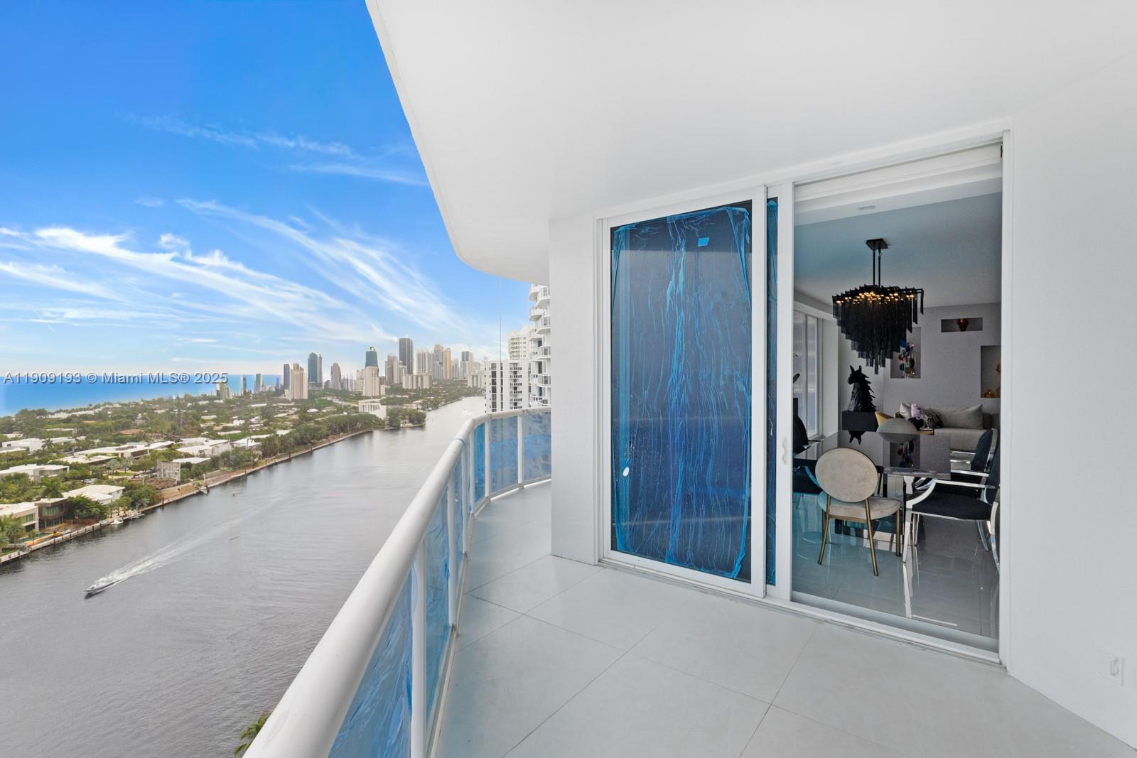 image One Island Place33