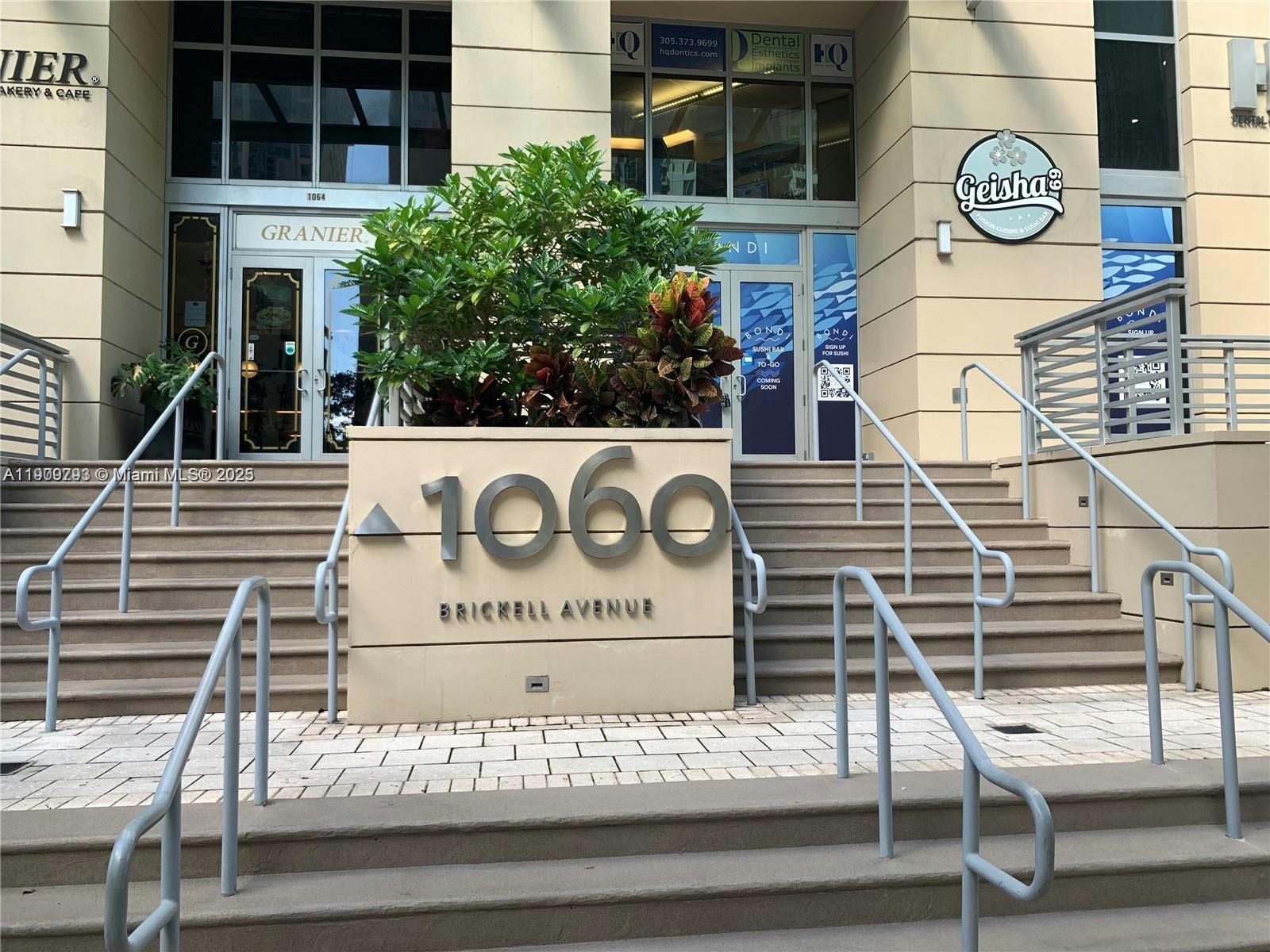 1060 Brickell Ave #1701