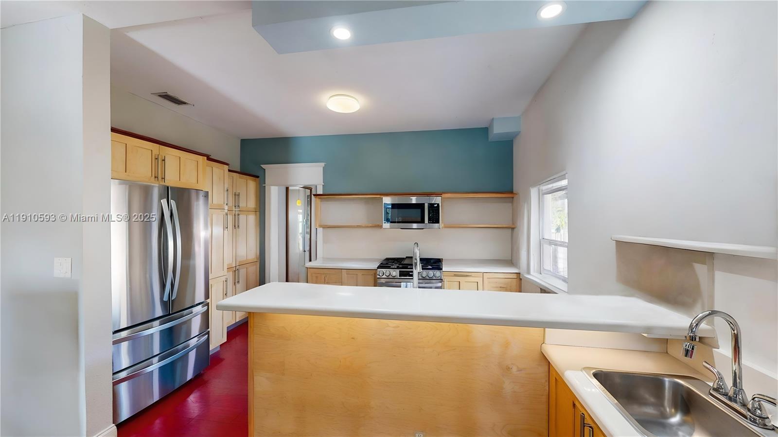 561 NW 53rd St Miami, FL 33127