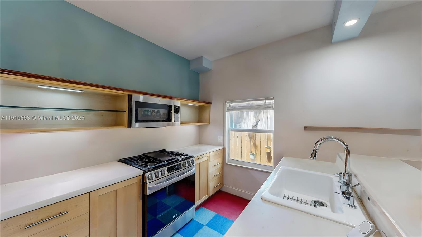 561 NW 53rd St Miami, FL 33127