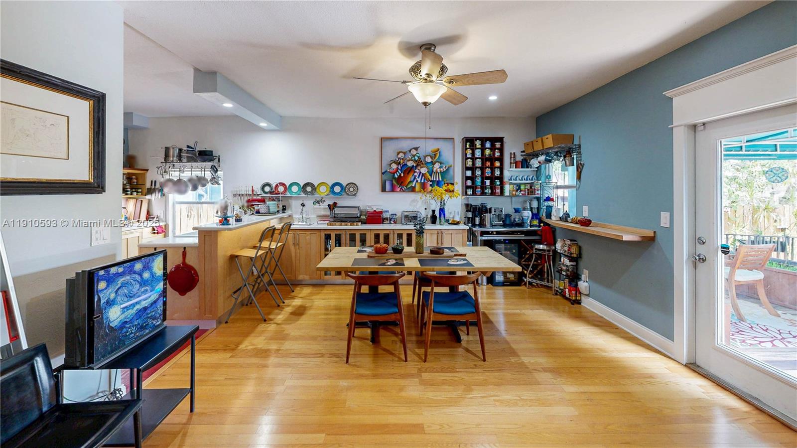 561 NW 53rd St Miami, FL 33127