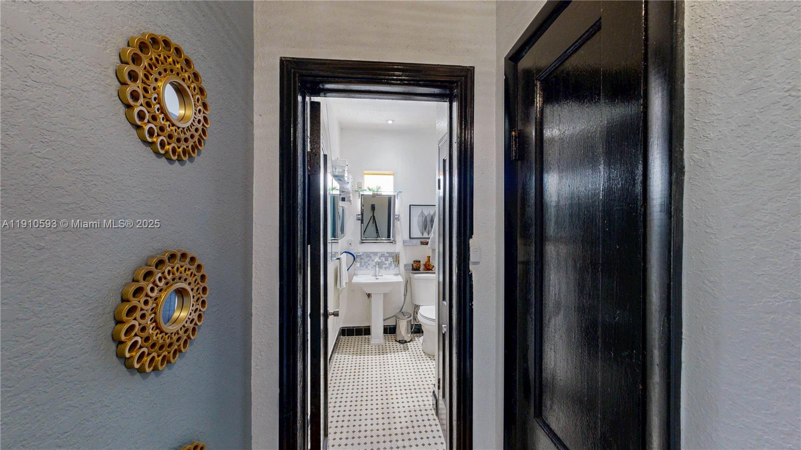 561 NW 53rd St Miami, FL 33127