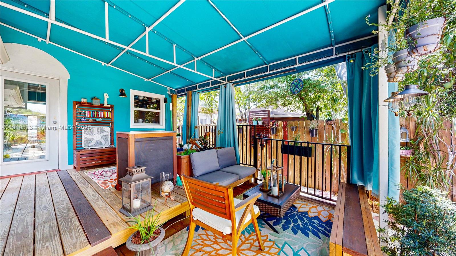 561 NW 53rd St Miami, FL 33127