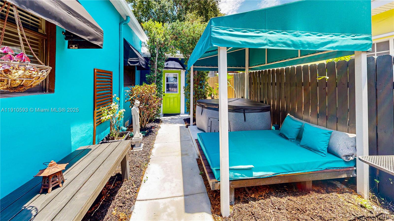 561 NW 53rd St Miami, FL 33127