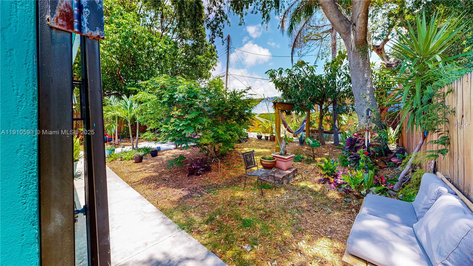 561 NW 53rd St Miami, FL 33127