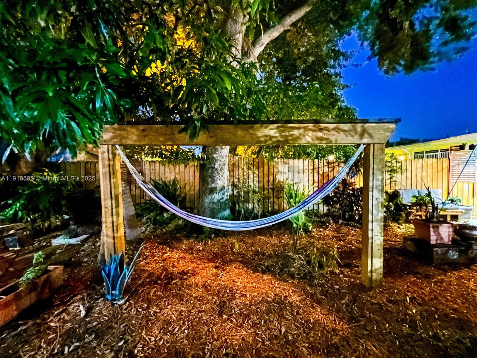 561 NW 53rd St Miami, FL 33127