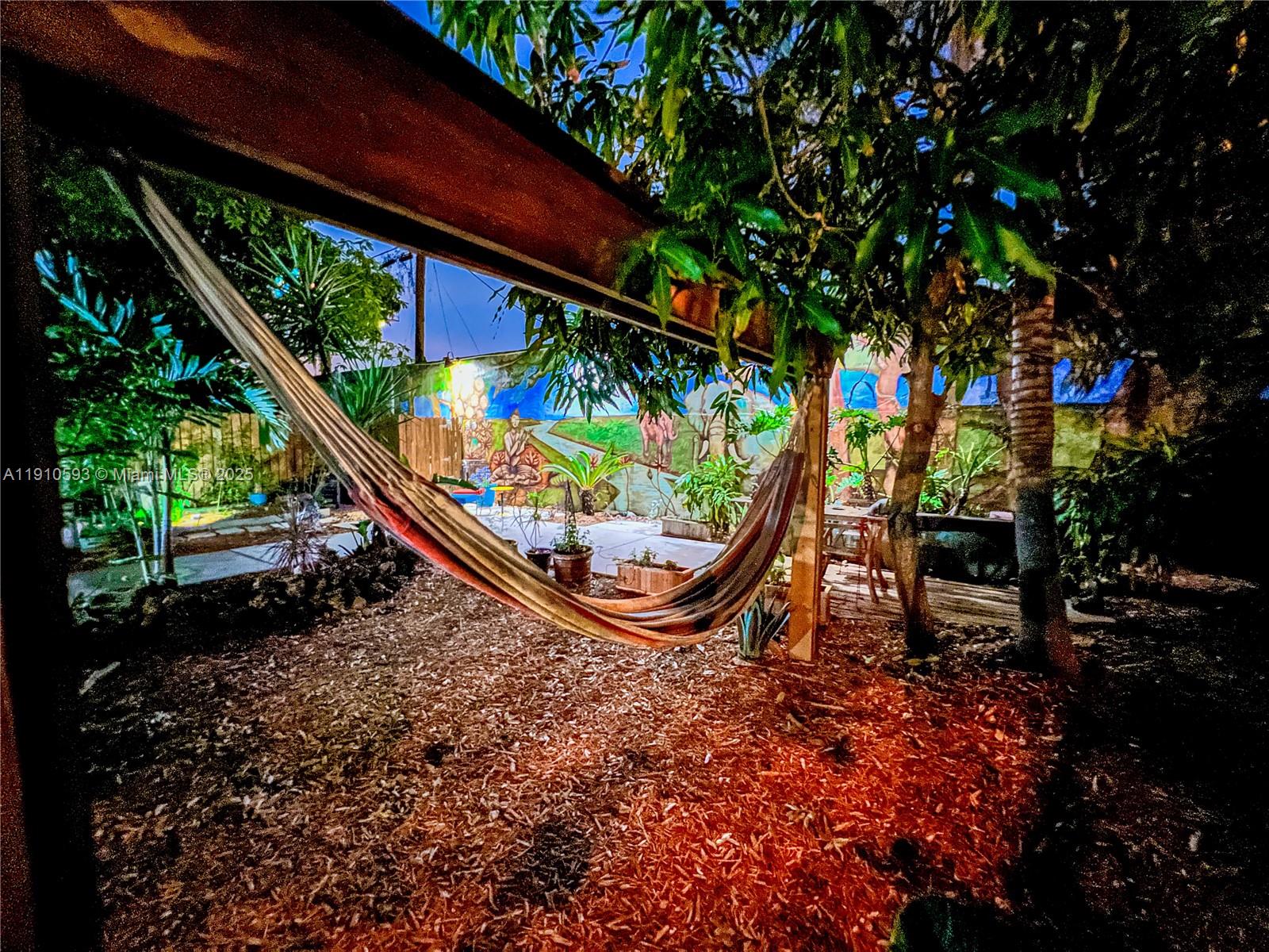 561 NW 53rd St Miami, FL 33127