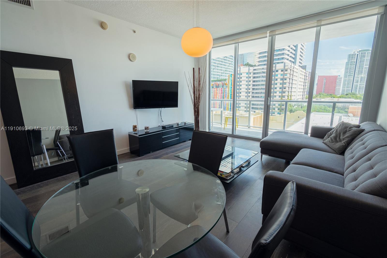 image Axis On Brickell Condo3