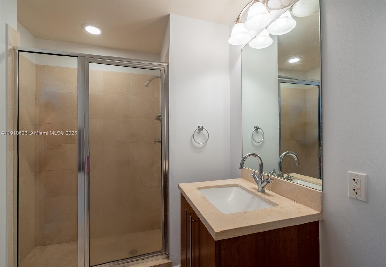 image Axis On Brickell Condo7