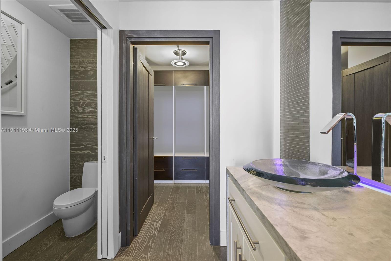 image Paramount Bay16