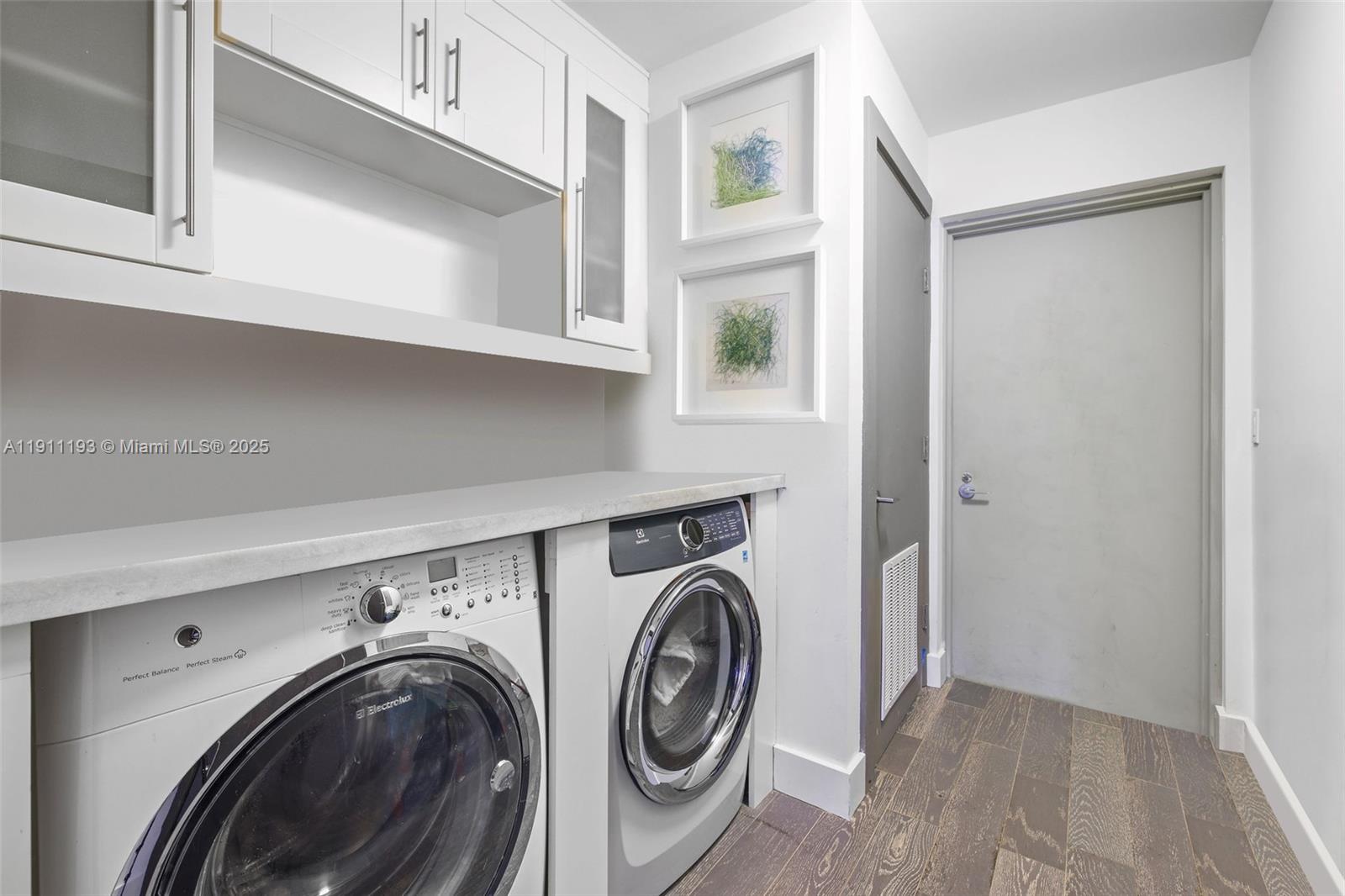 image Paramount Bay20