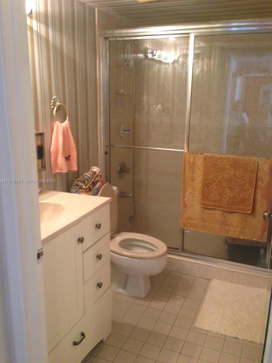 1621 Collins Ave #405 Miami Beach, FL 33139