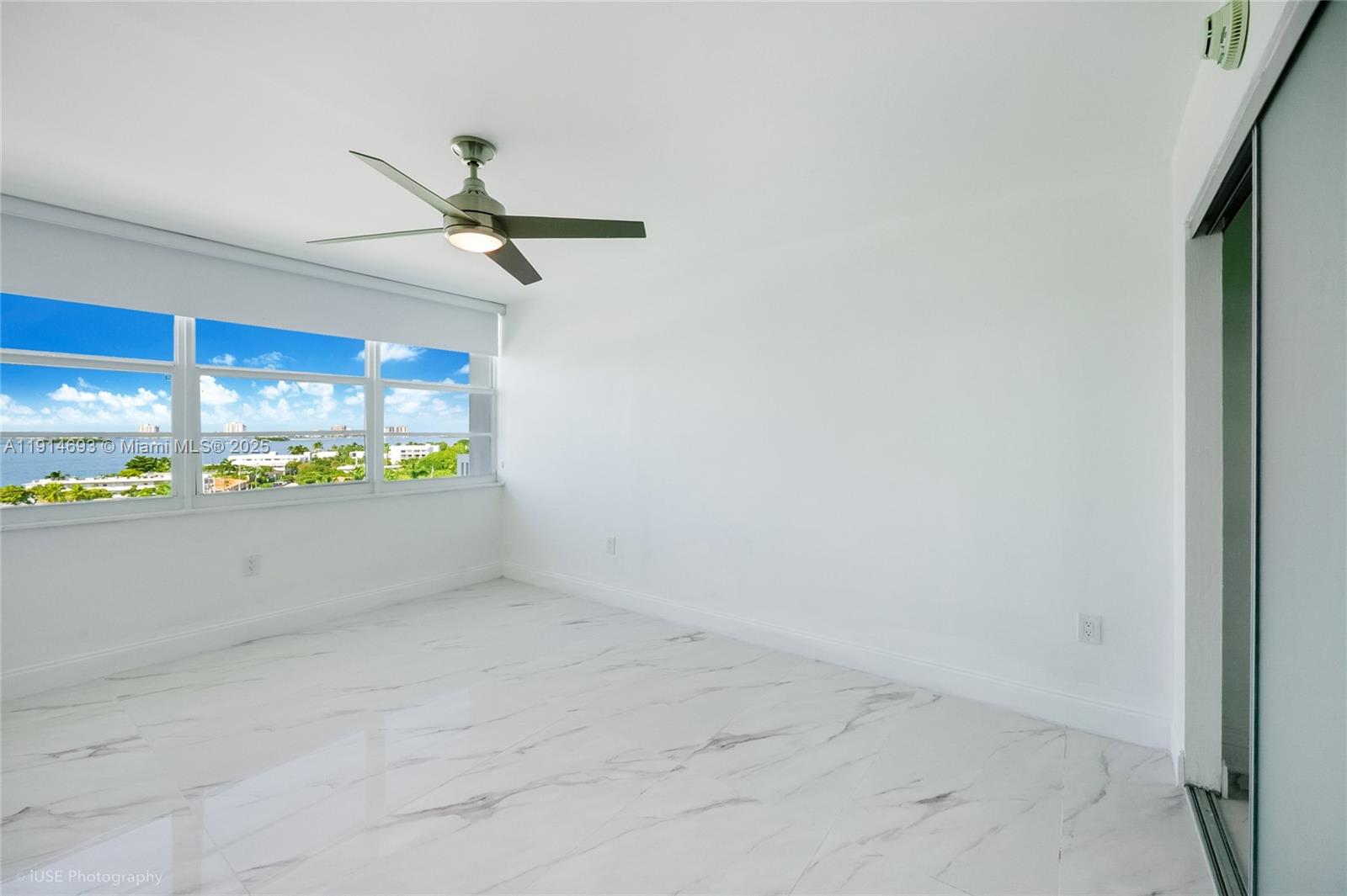 2016 Bay Dr #904 Miami Beach, FL 33141