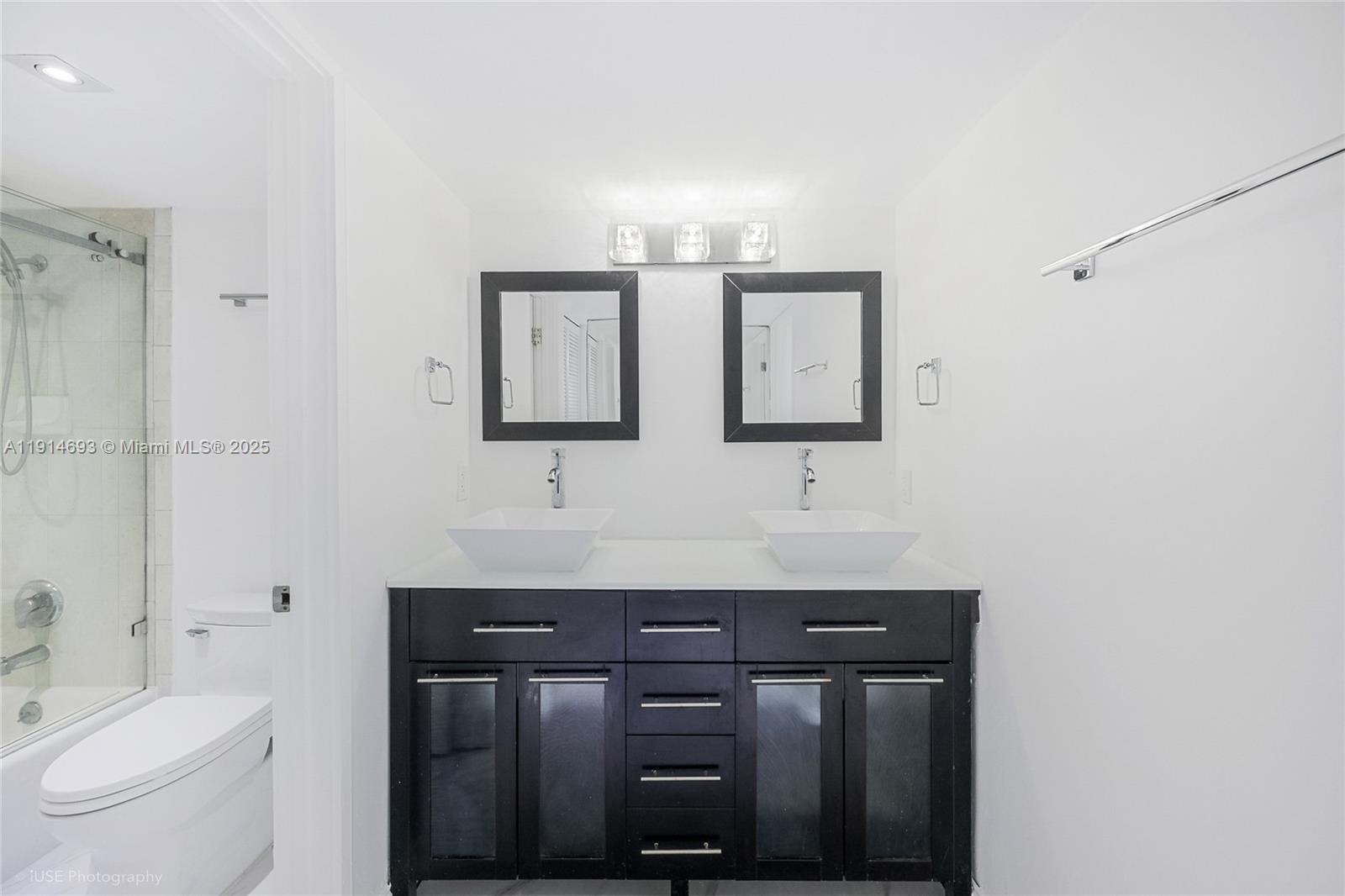 2016 Bay Dr #904 Miami Beach, FL 33141