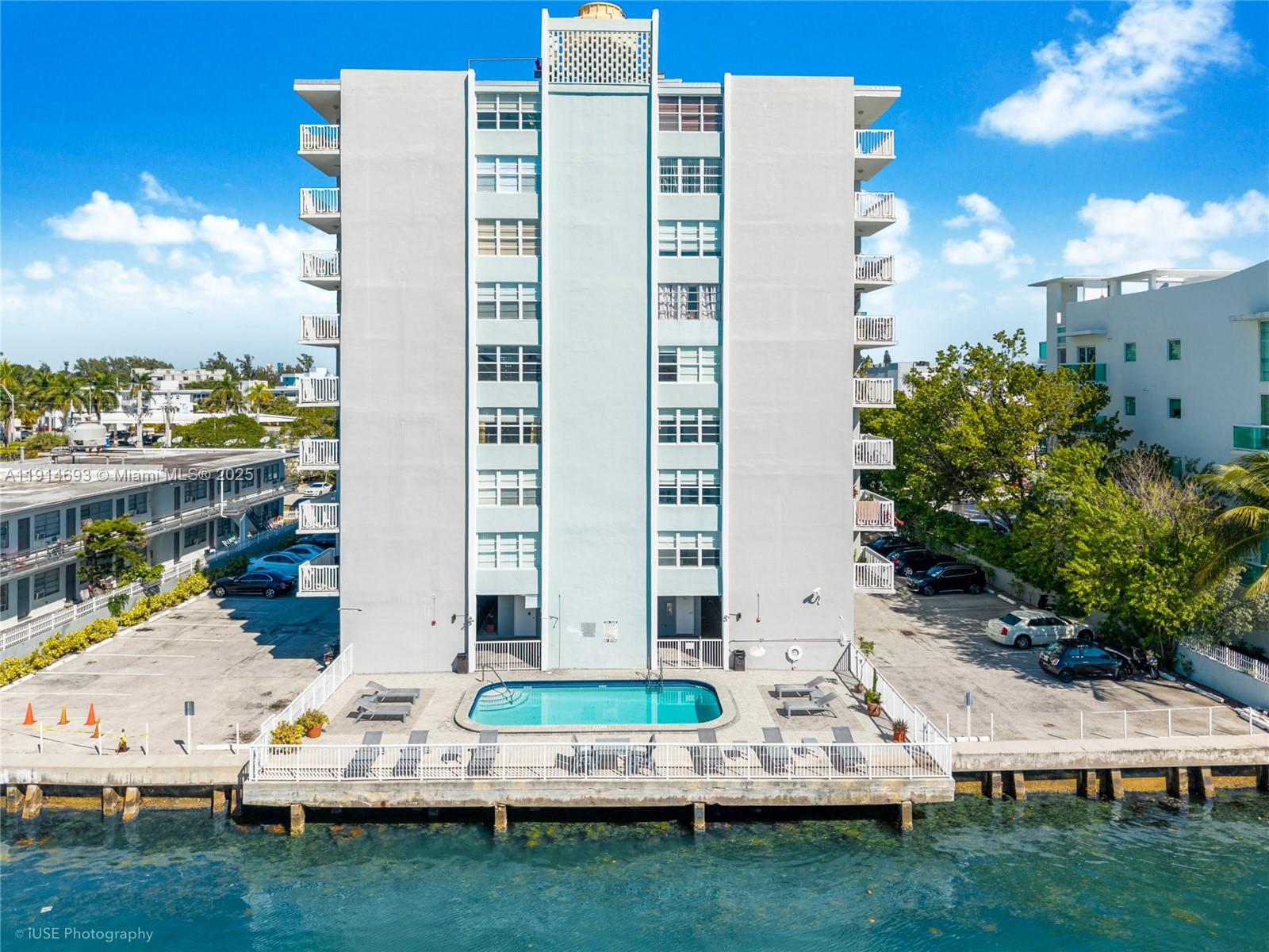 2016 Bay Dr #904 Miami Beach, FL 33141