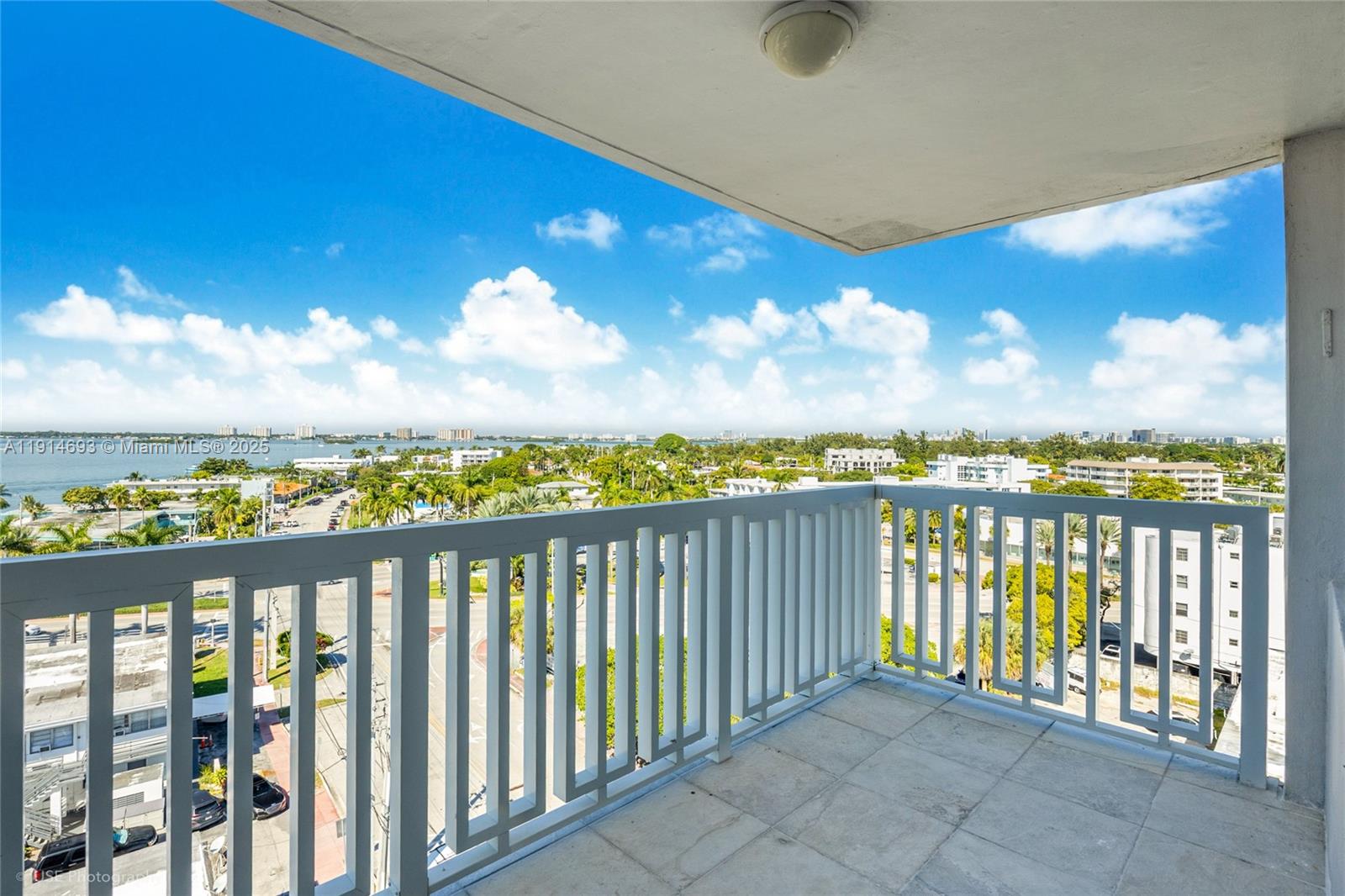 2016 Bay Dr #904 Miami Beach, FL 33141