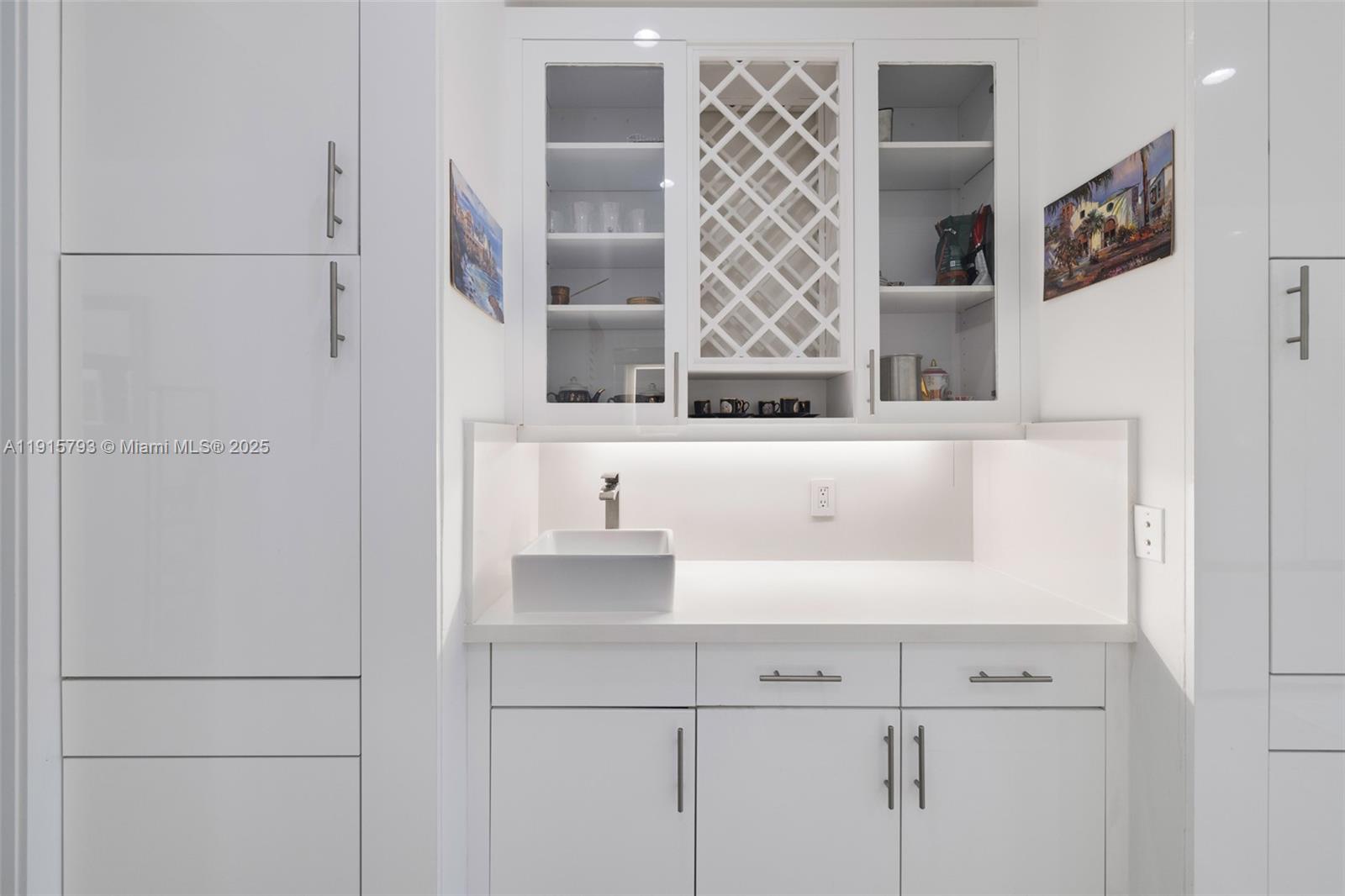 6220 SW 144th St Coral Gables, FL 33158