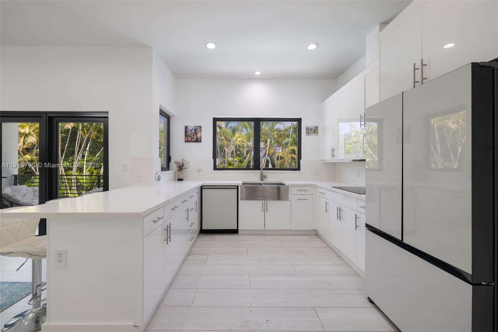 6220 SW 144th St Coral Gables, FL 33158