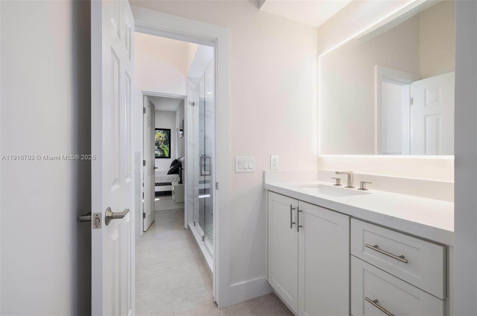 6220 SW 144th St Coral Gables, FL 33158