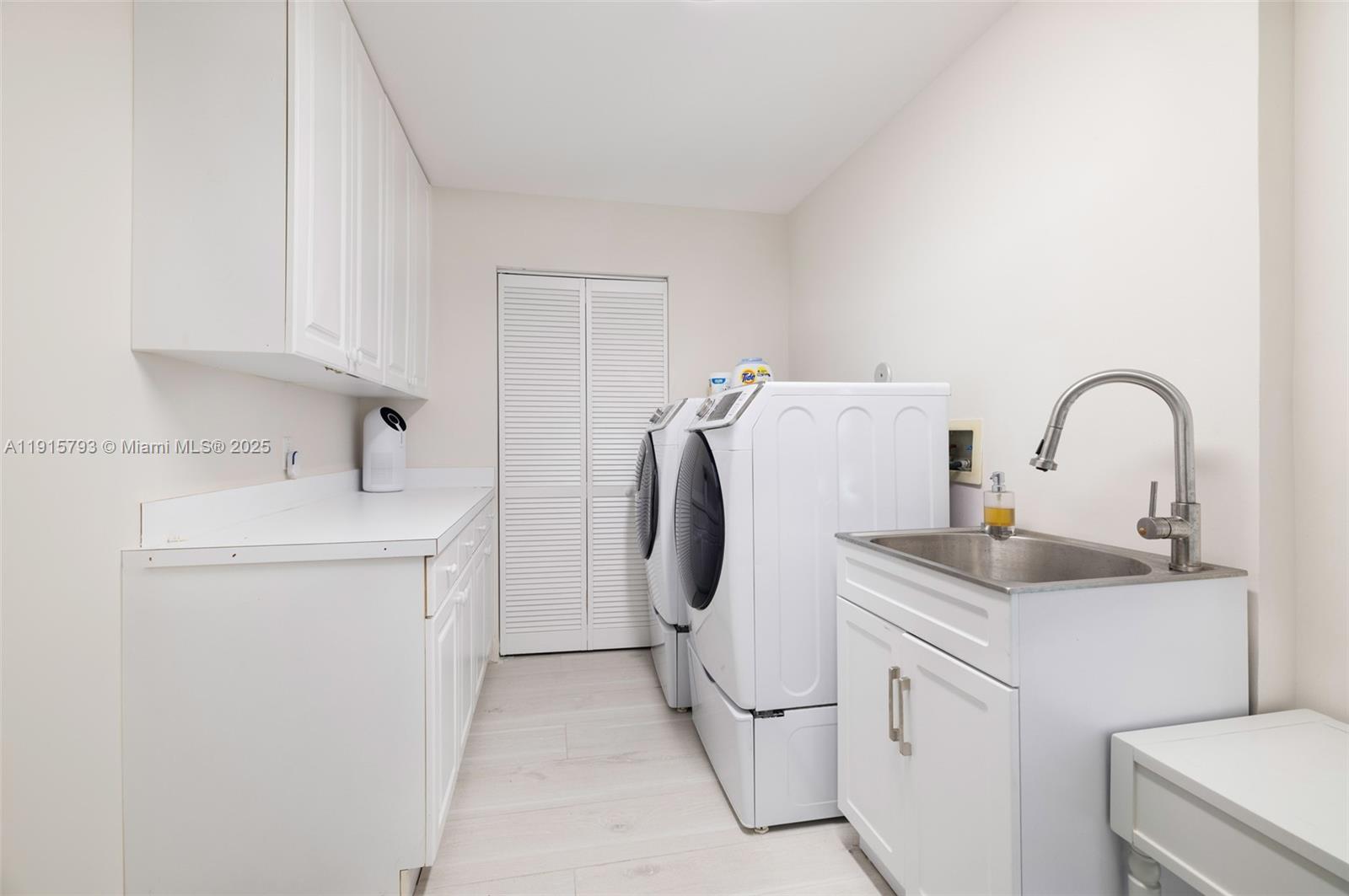 6220 SW 144th St Coral Gables, FL 33158