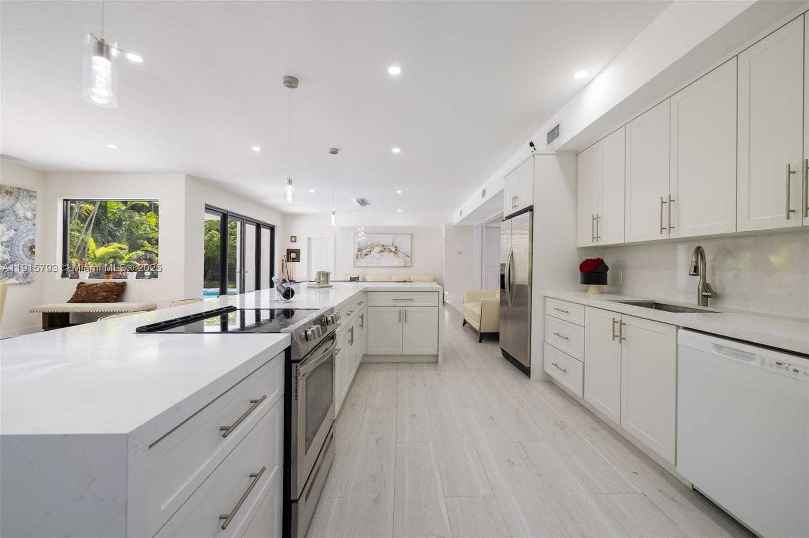 6220 SW 144th St Coral Gables, FL 33158