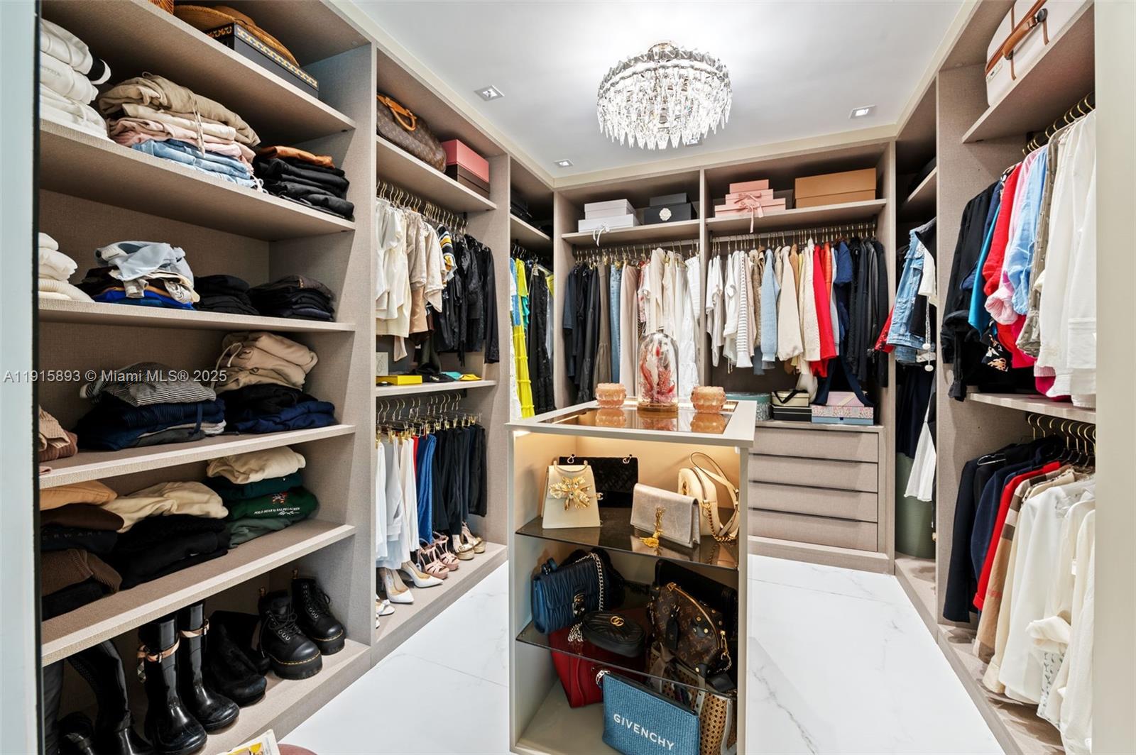 1792 Cleveland Rd Miami Beach, FL 33141