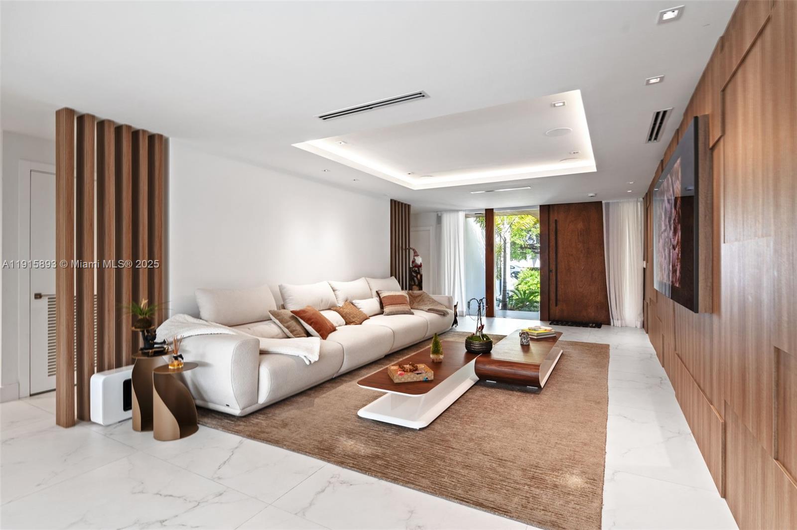 1792 Cleveland Rd Miami Beach, FL 33141