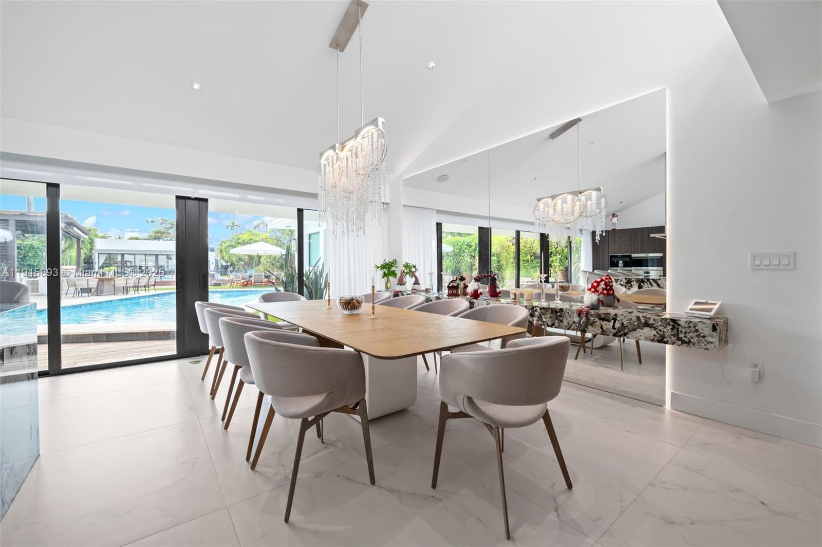 1792 Cleveland Rd Miami Beach, FL 33141