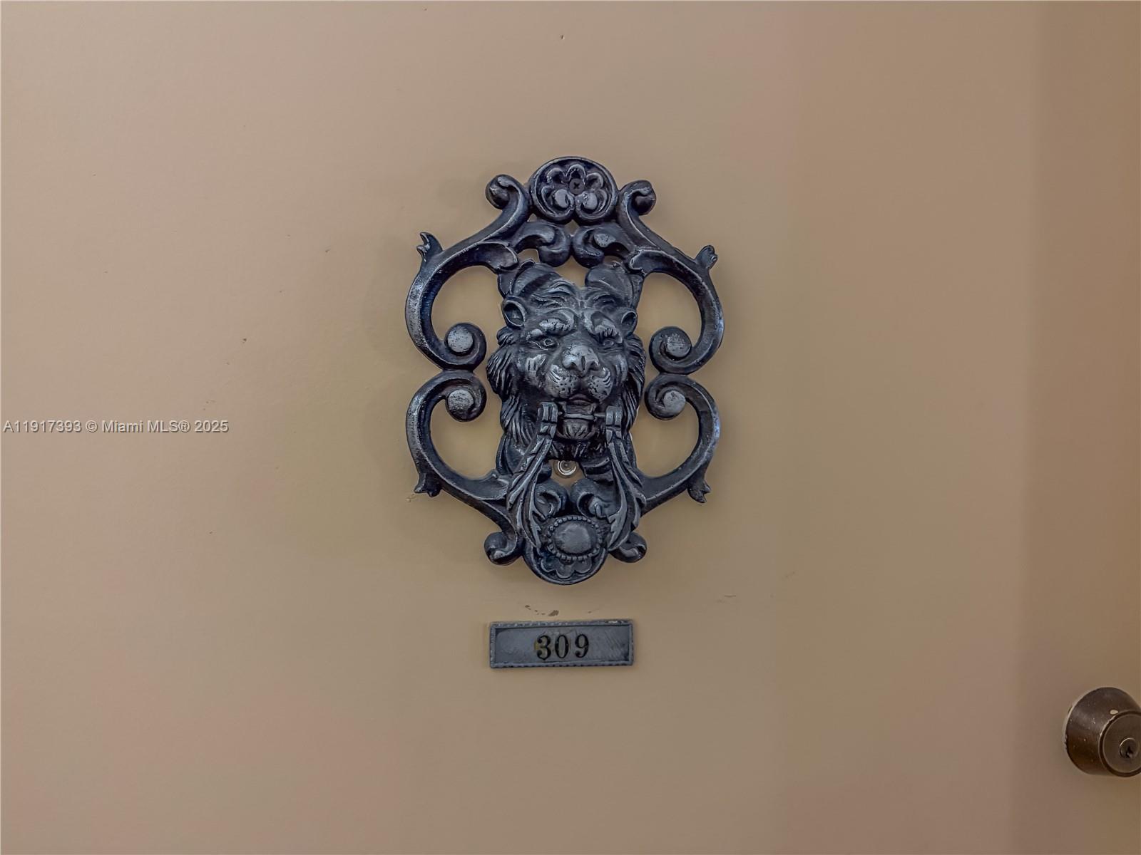 image Winston Towers 50019