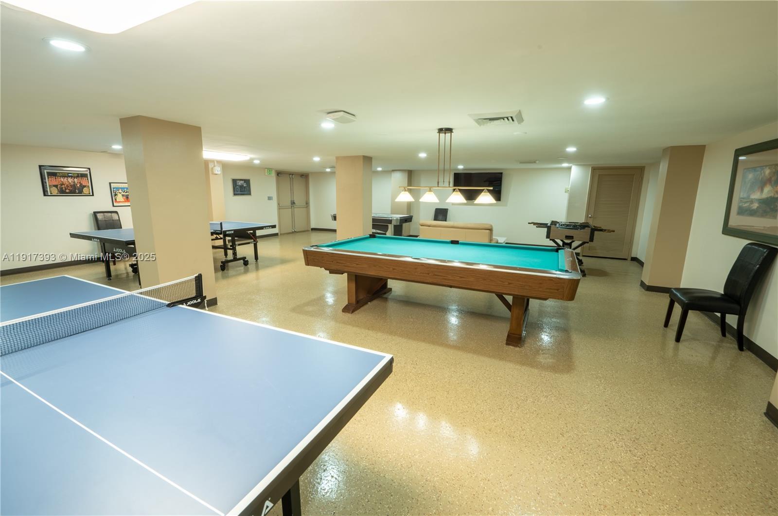 image Winston Towers 50027