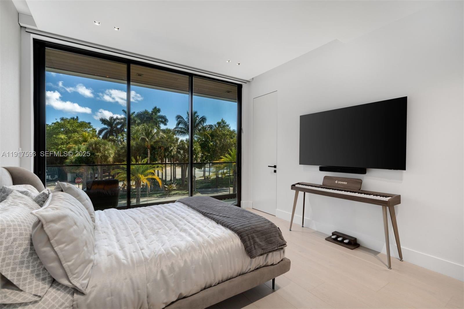 342 S Parkway Golden Beach, FL 33160