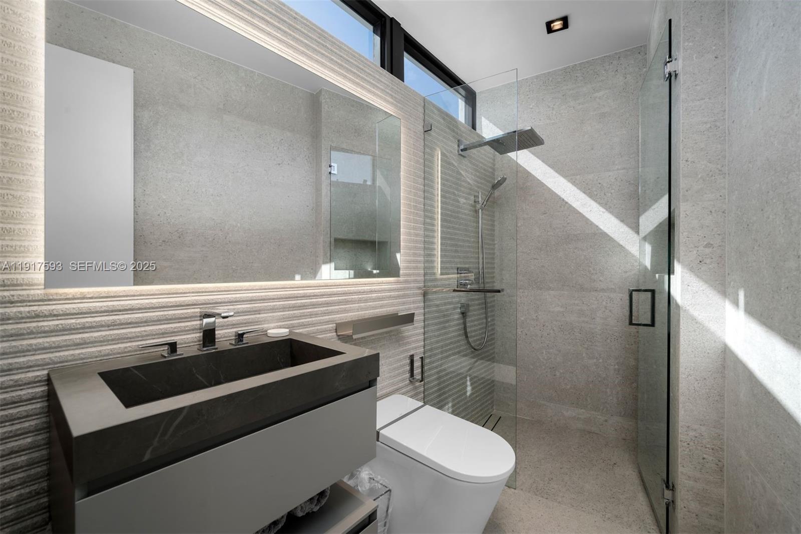 342 S Parkway Golden Beach, FL 33160