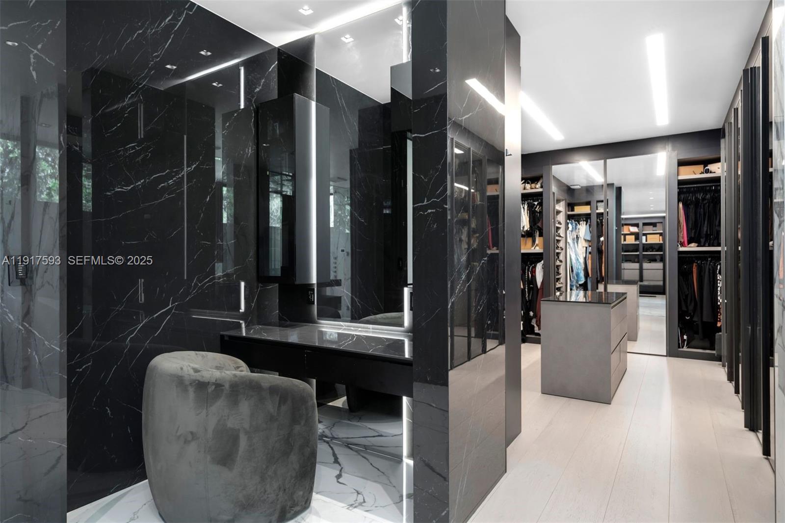 342 S Parkway Golden Beach, FL 33160