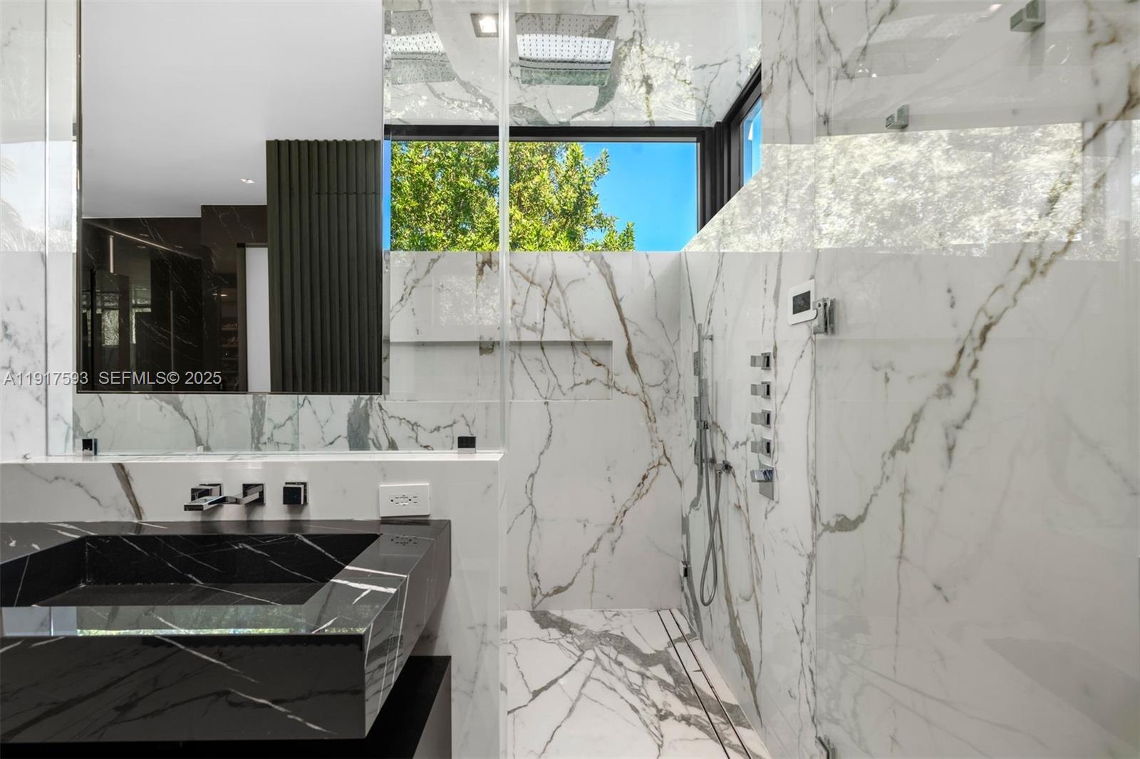 342 S Parkway Golden Beach, FL 33160