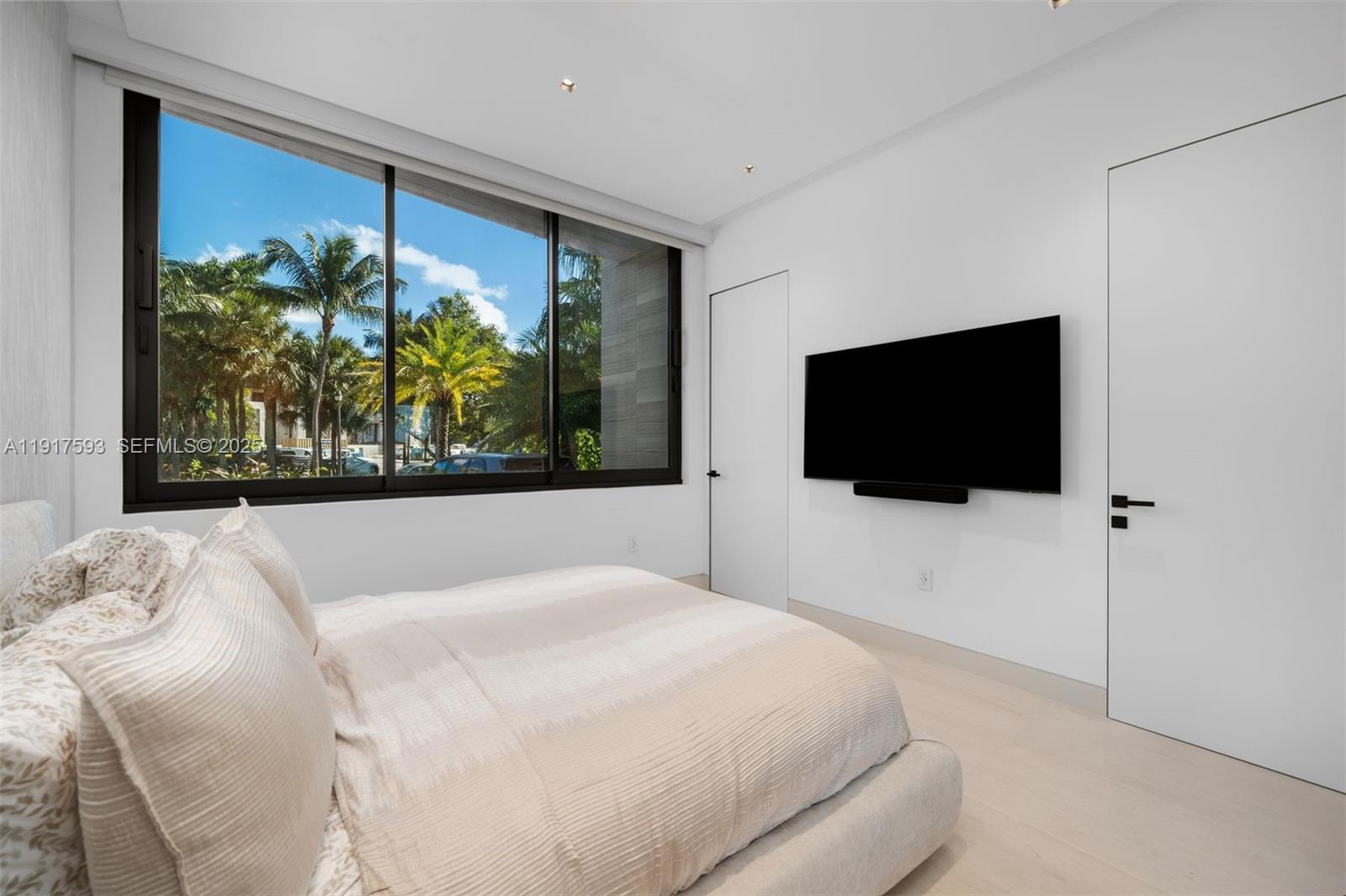 342 S Parkway Golden Beach, FL 33160