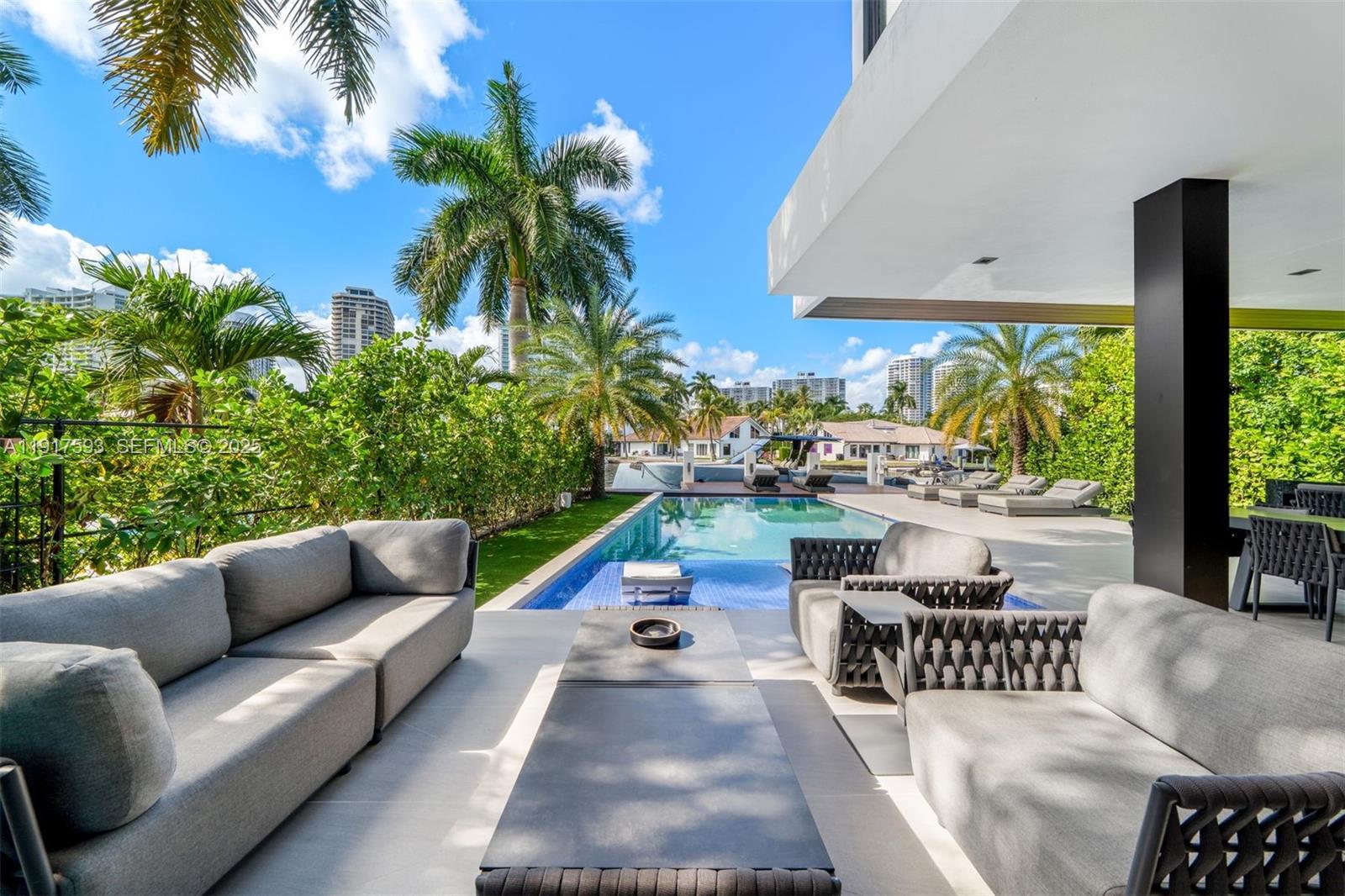 342 S Parkway Golden Beach, FL 33160