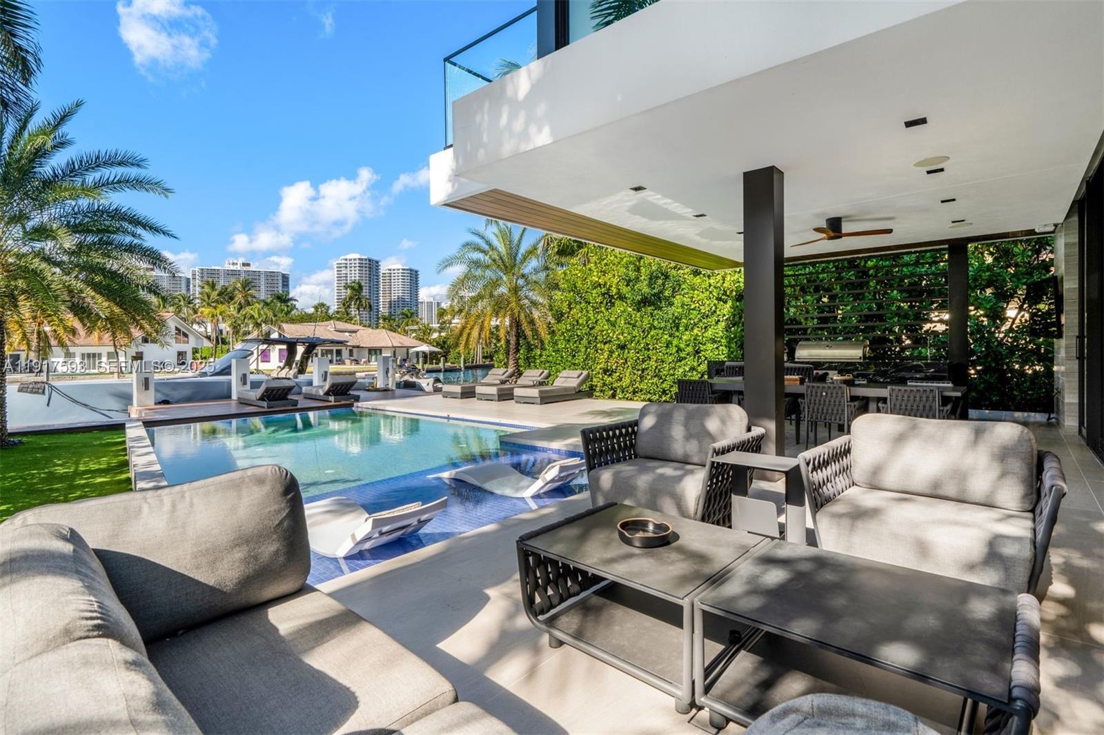 342 S Parkway Golden Beach, FL 33160