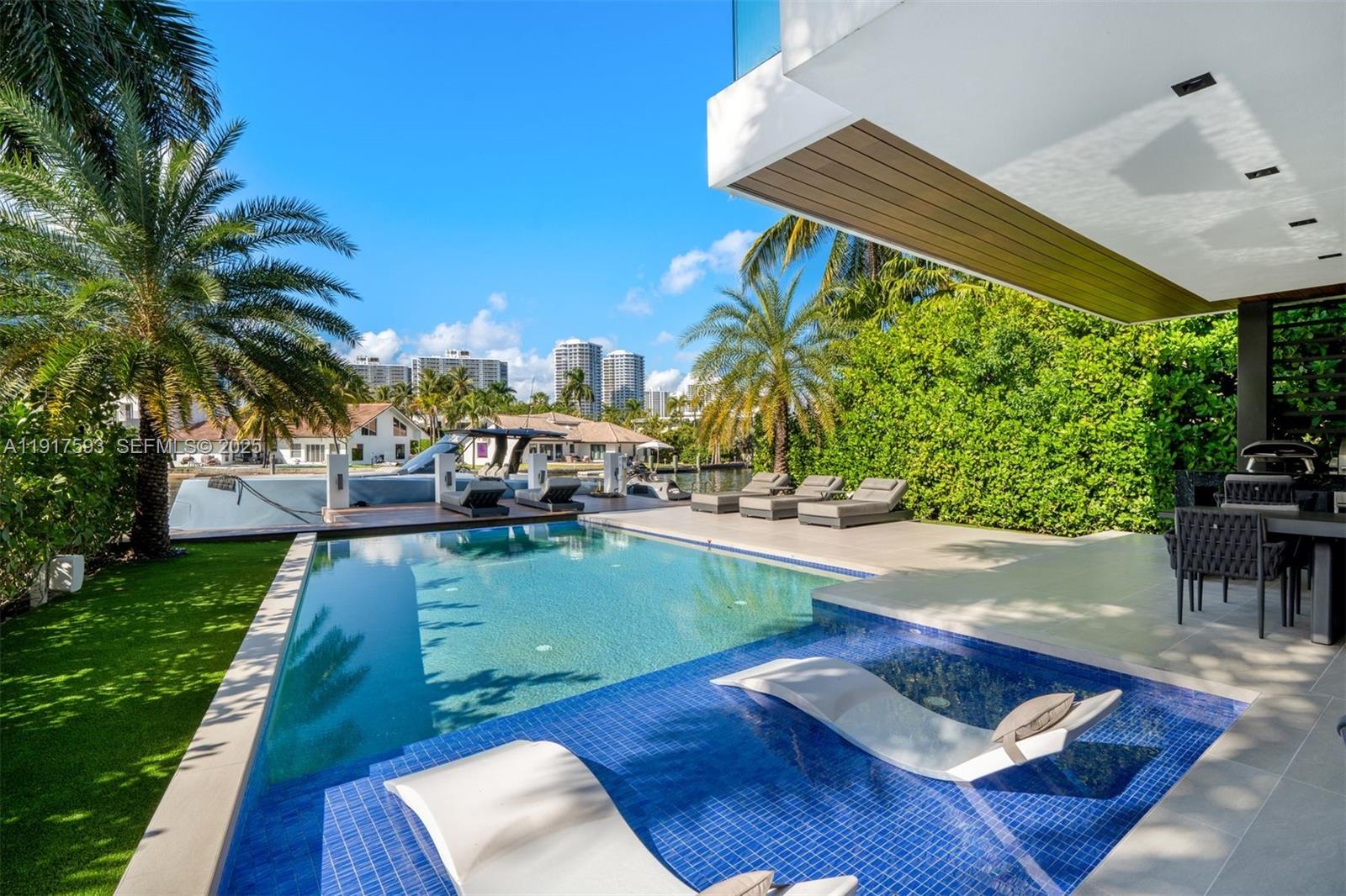 342 S Parkway Golden Beach, FL 33160