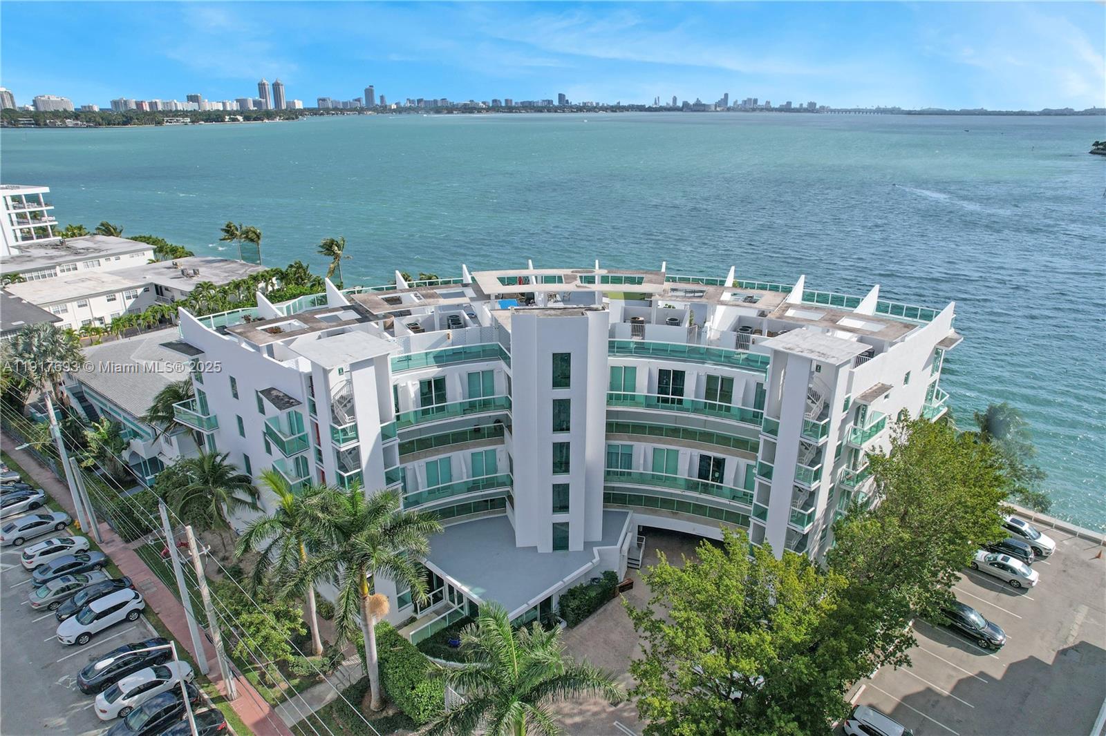 2000 Bay Dr #205 Miami Beach, FL 33141