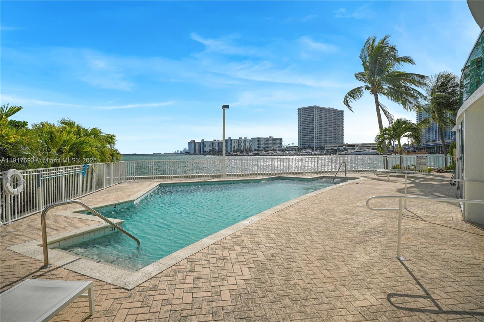 2000 Bay Dr #205 Miami Beach, FL 33141