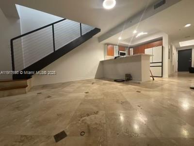 2000 Bay Dr #205 Miami Beach, FL 33141