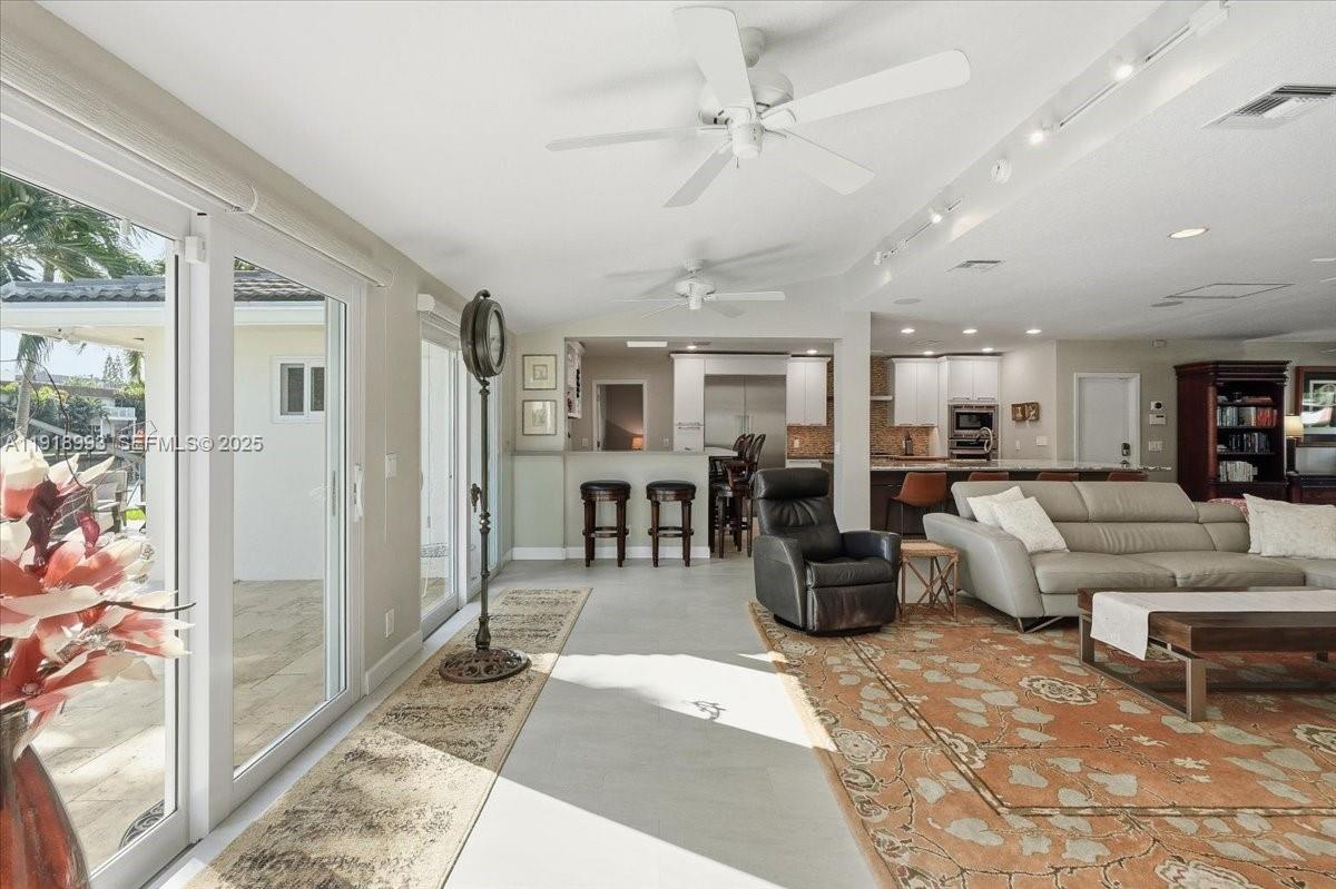 2662 NE 3rd St Pompano Beach, FL 33062