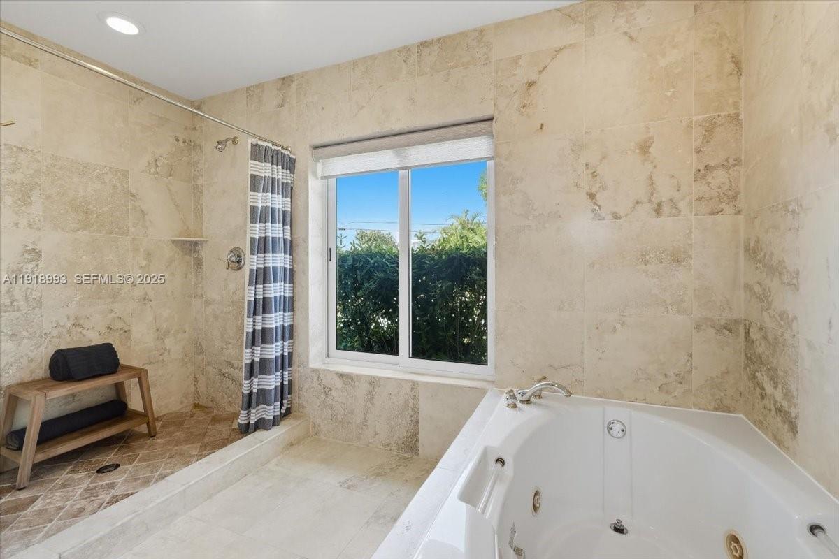 2662 NE 3rd St Pompano Beach, FL 33062